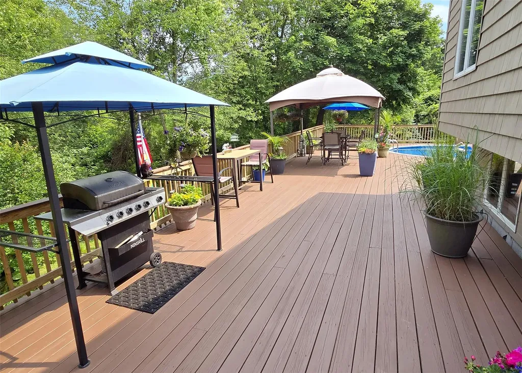 1778 Spur Drive S Islip NY 11751