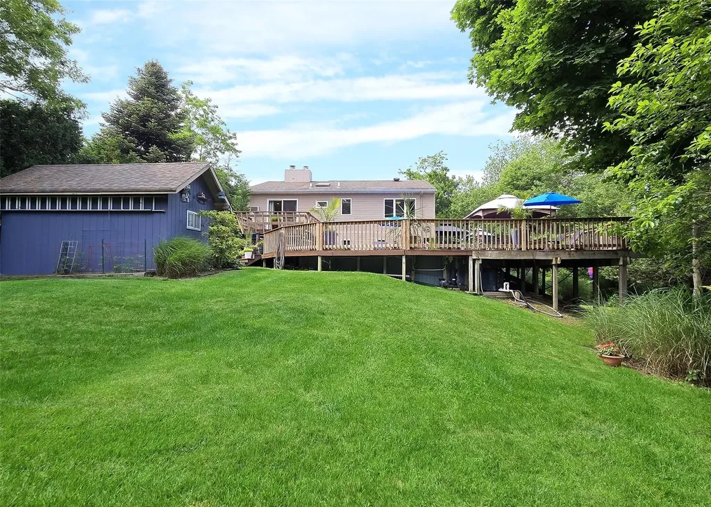1778 Spur Drive S Islip NY 11751