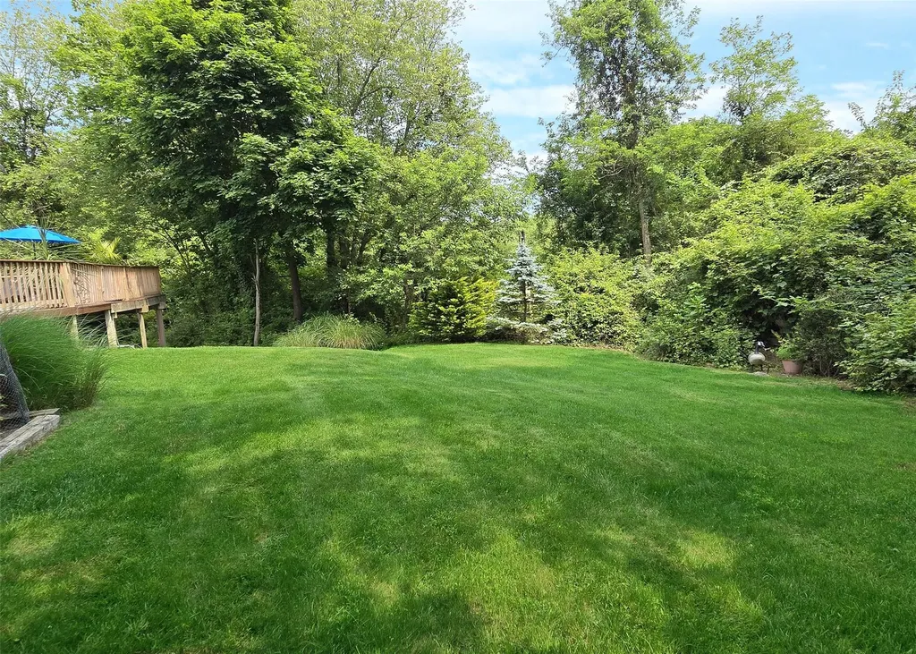 1778 Spur Drive S Islip NY 11751