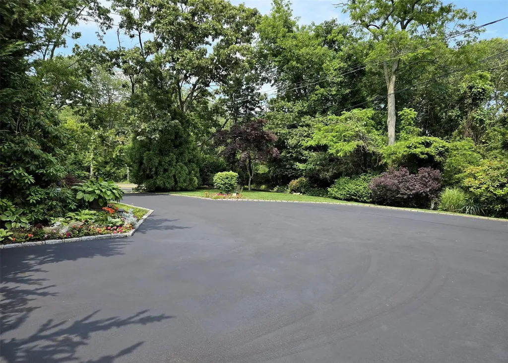 1778 Spur Drive S Islip NY 11751