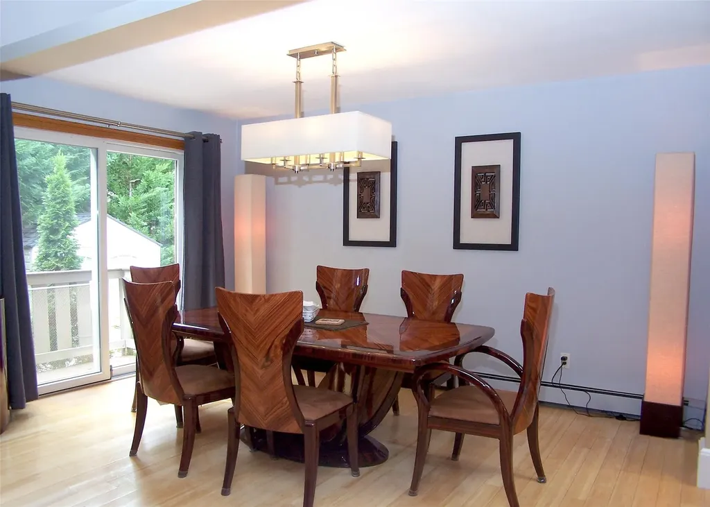 1778 Spur Drive S Islip NY 11751