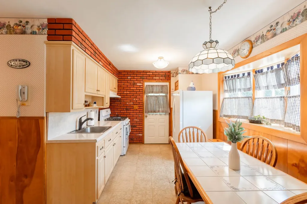 1668 Manatuck Boulevard Bay Shore NY 11706