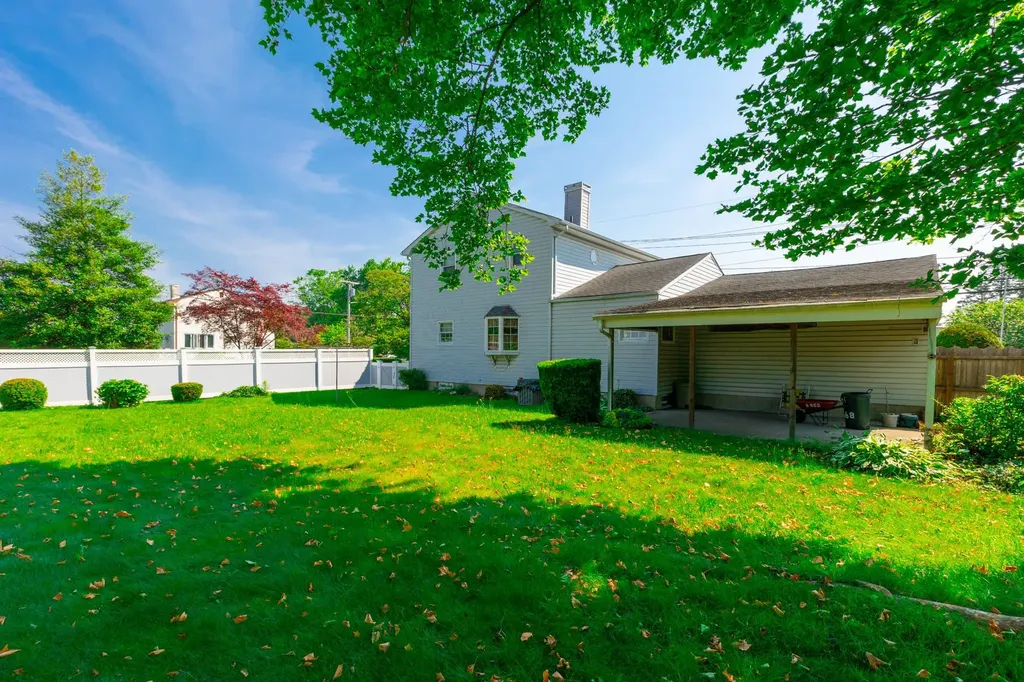 1668 Manatuck Boulevard Bay Shore NY 11706