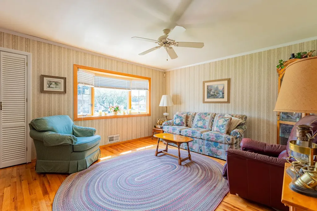 1668 Manatuck Boulevard Bay Shore NY 11706