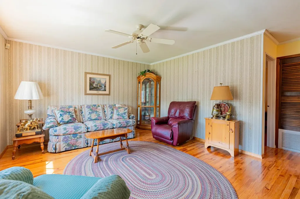 1668 Manatuck Boulevard Bay Shore NY 11706