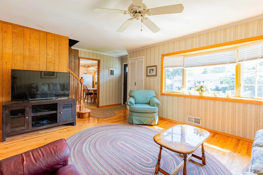 1668 Manatuck Boulevard Bay Shore NY 11706