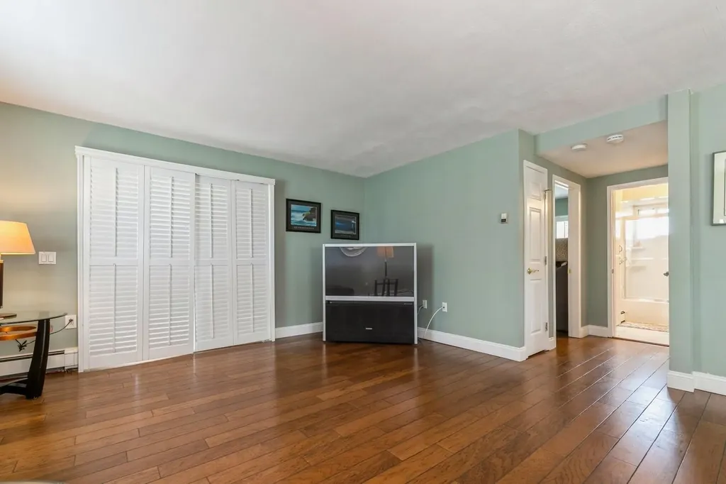 14 Cobble Lane Levittown NY 11756