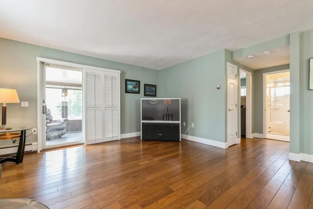 14 Cobble Lane Levittown NY 11756