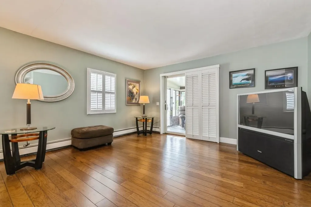 14 Cobble Lane Levittown NY 11756