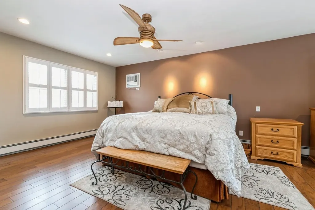 14 Cobble Lane Levittown NY 11756