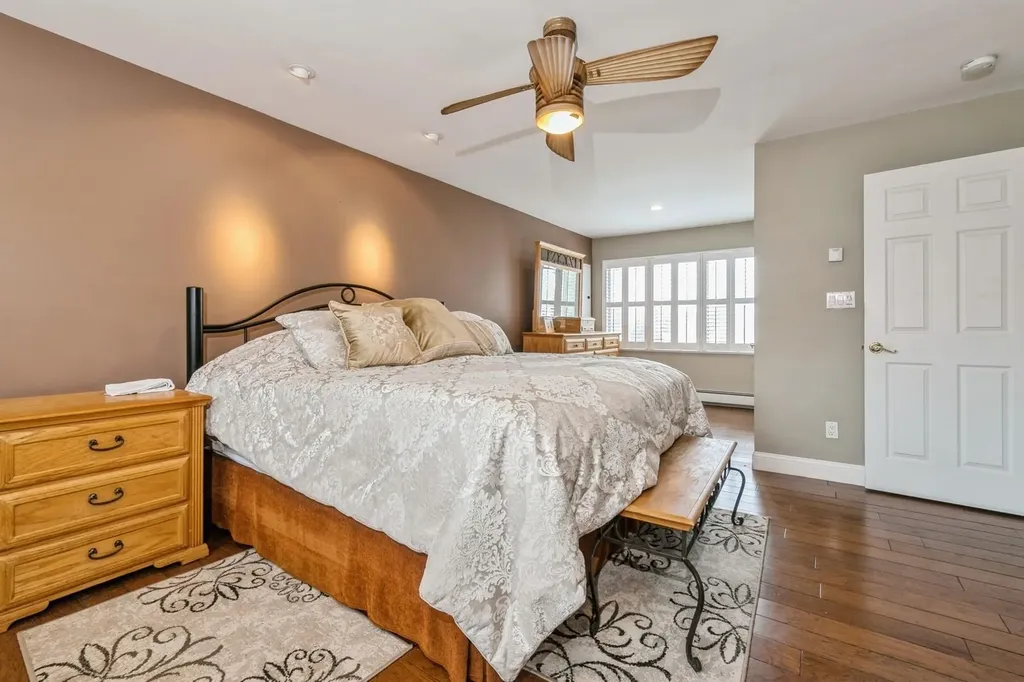 14 Cobble Lane Levittown NY 11756