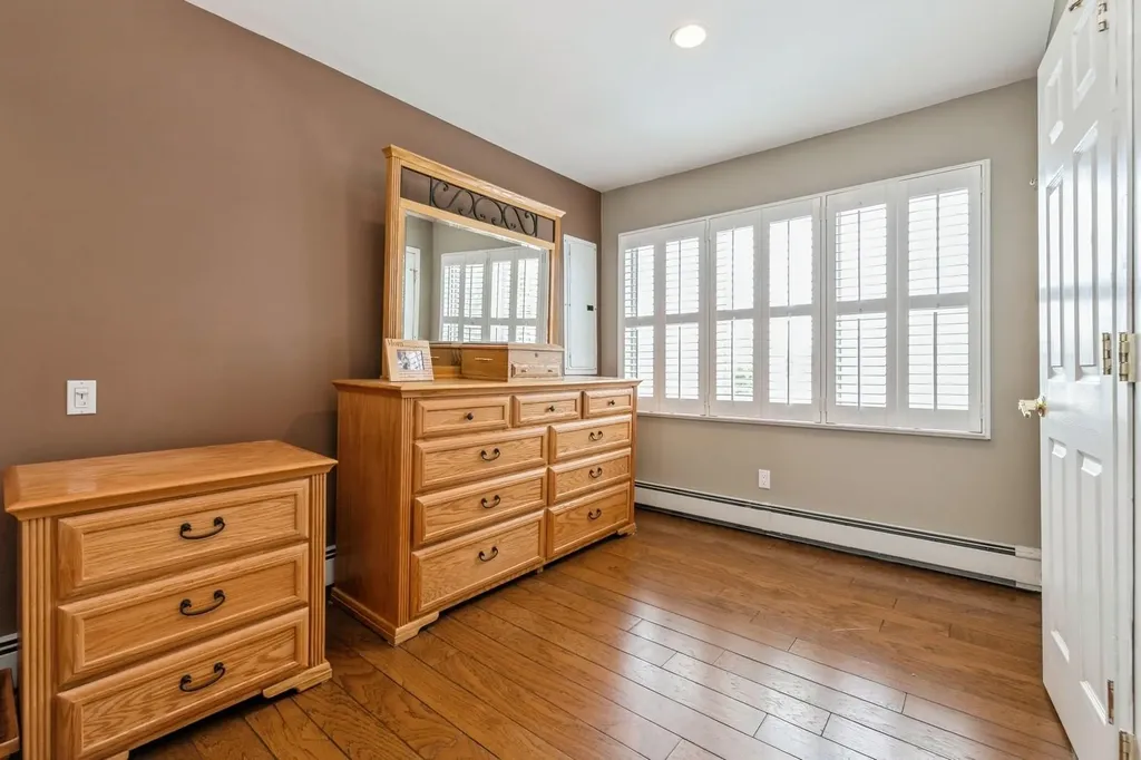 14 Cobble Lane Levittown NY 11756