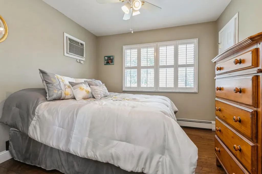14 Cobble Lane Levittown NY 11756