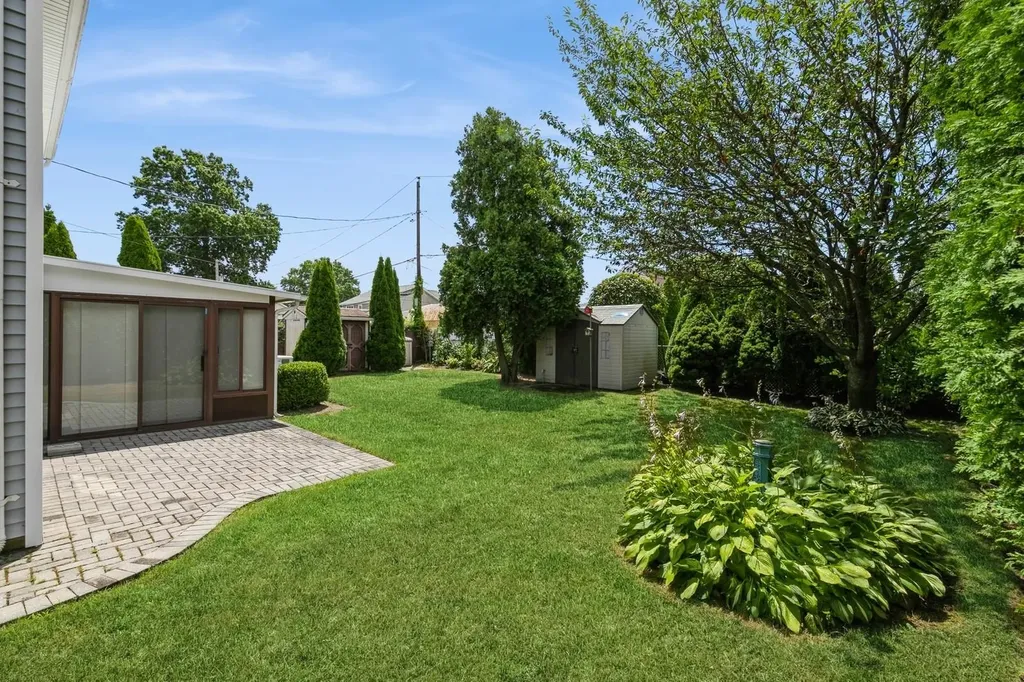 14 Cobble Lane Levittown NY 11756