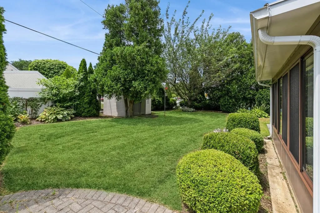 14 Cobble Lane Levittown NY 11756