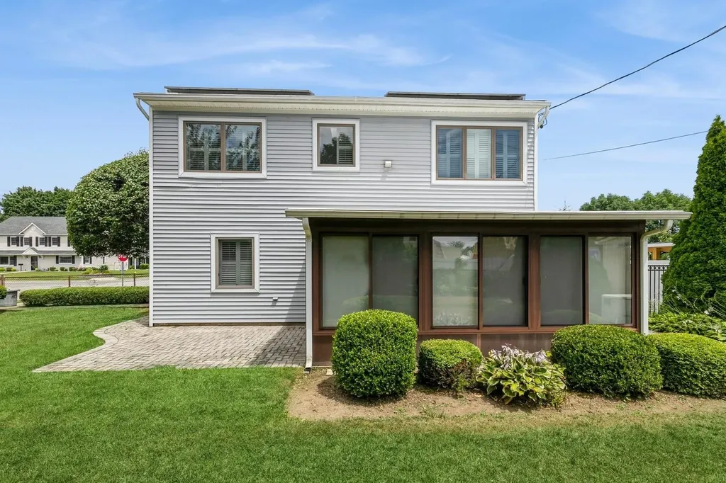 14 Cobble Lane Levittown NY 11756