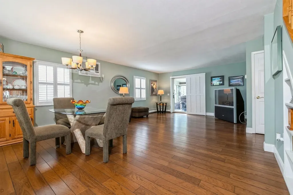 14 Cobble Lane Levittown NY 11756