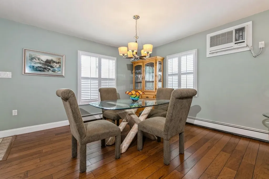 14 Cobble Lane Levittown NY 11756