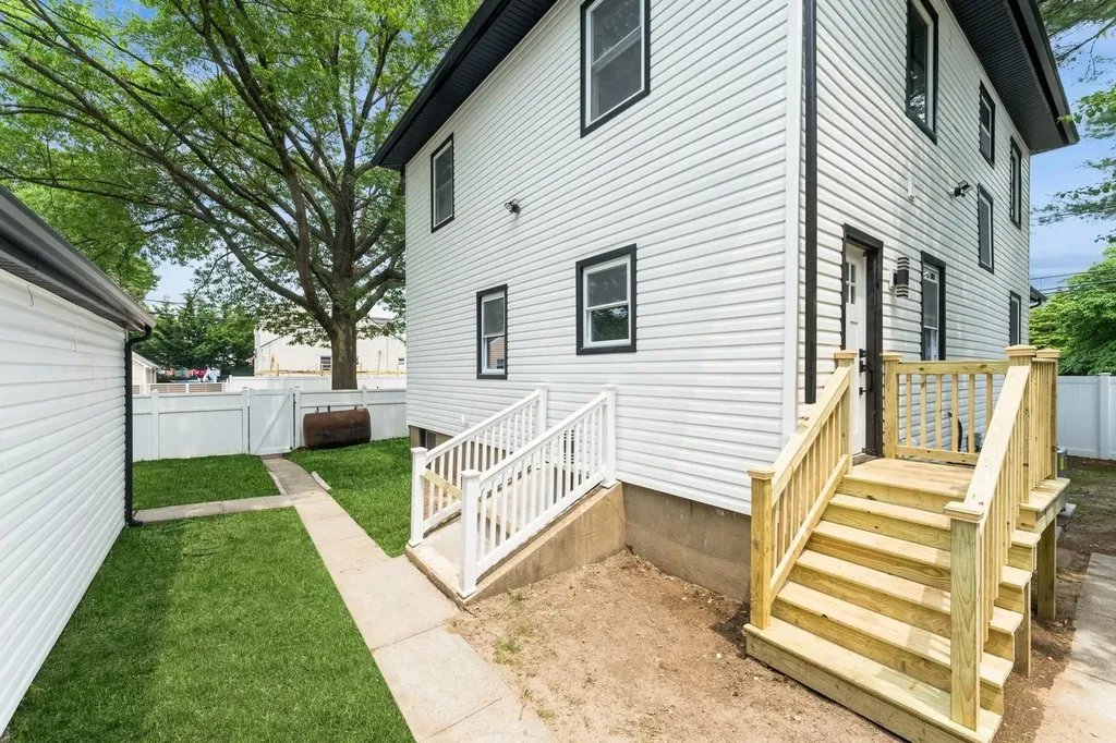 237 Linden Avenue Westbury NY 11590
