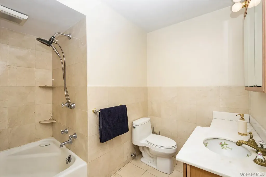 4600 Grosvenor Avenue Bronx NY 10471