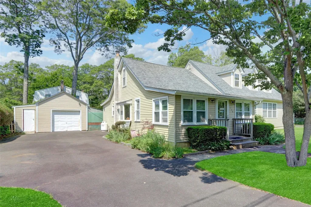 178 Magnolia Drive Mastic Beach NY 11951