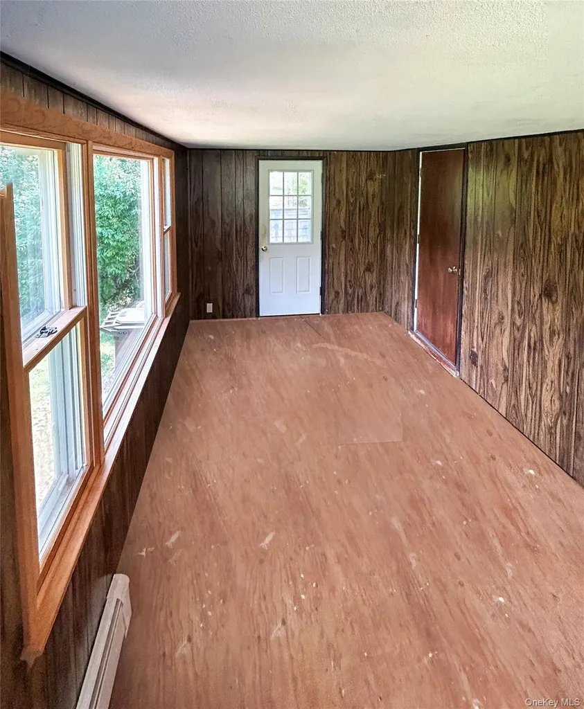 408 Ackerson Boulevard Brightwaters NY 11718