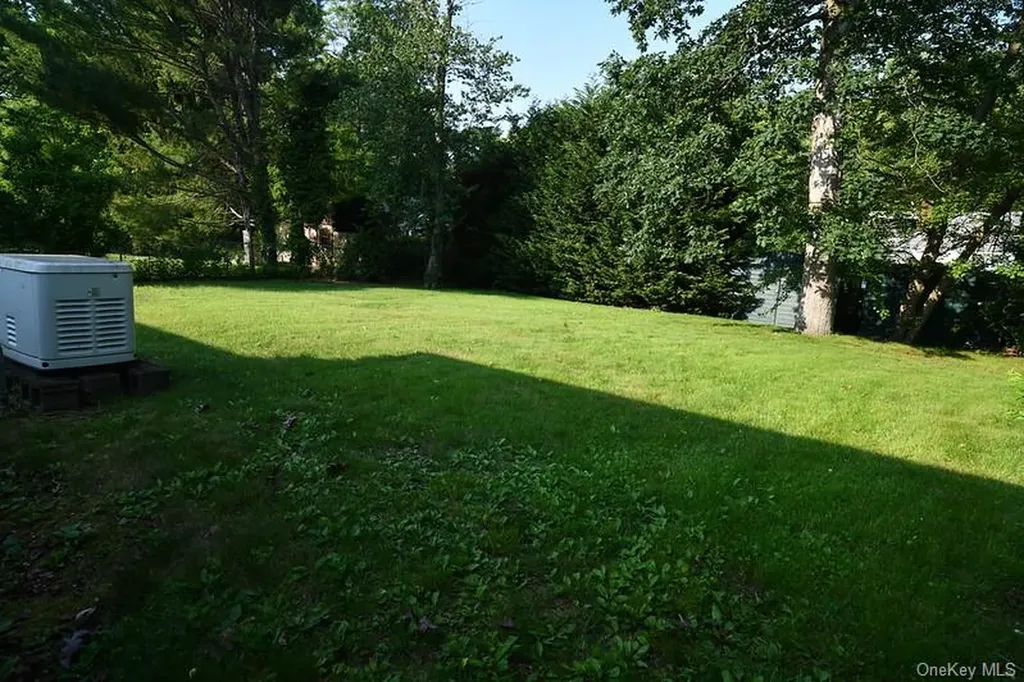 408 Ackerson Boulevard Brightwaters NY 11718