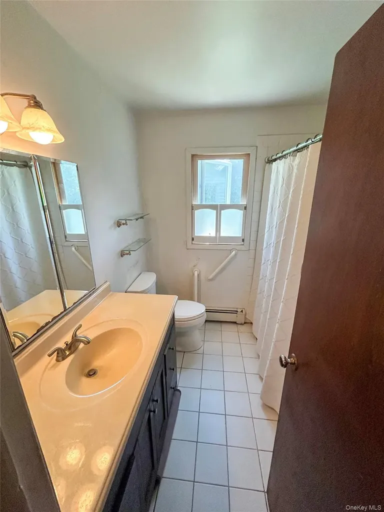 408 Ackerson Boulevard Brightwaters NY 11718
