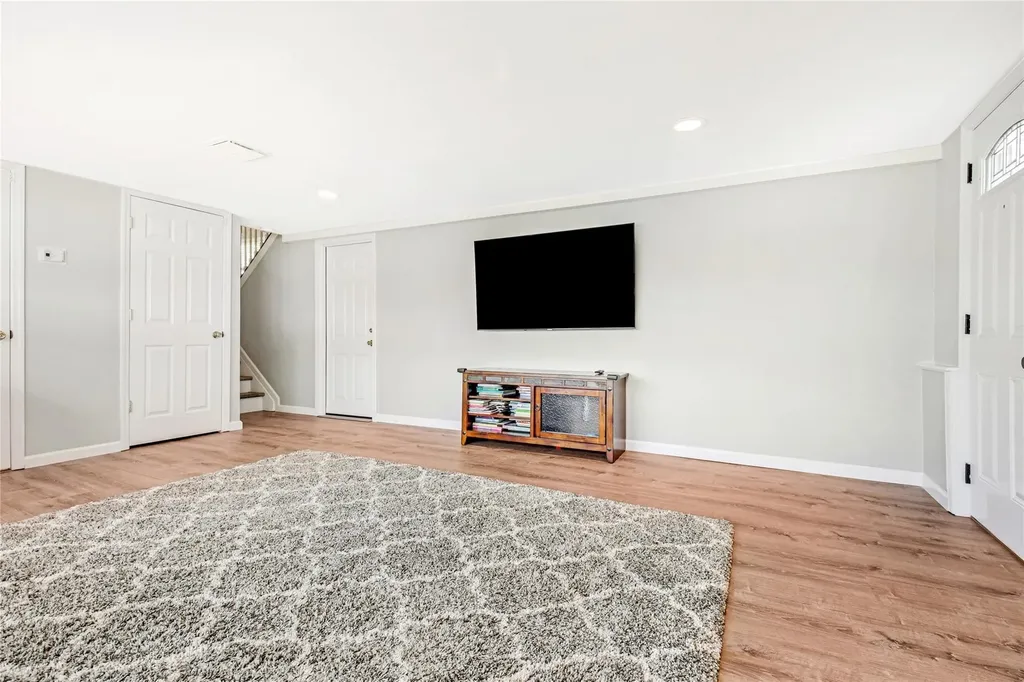 26 Sarina Drive Commack NY 11725
