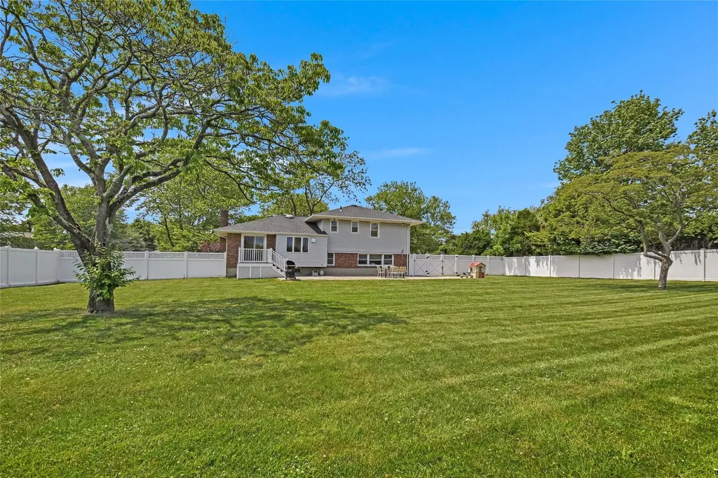 26 Sarina Drive Commack NY 11725