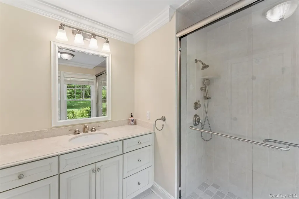 40 Overlook Drive Aquebogue NY 11931