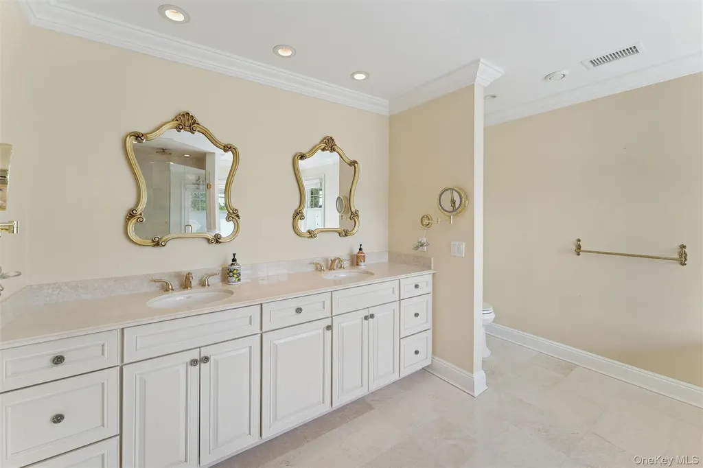 40 Overlook Drive Aquebogue NY 11931