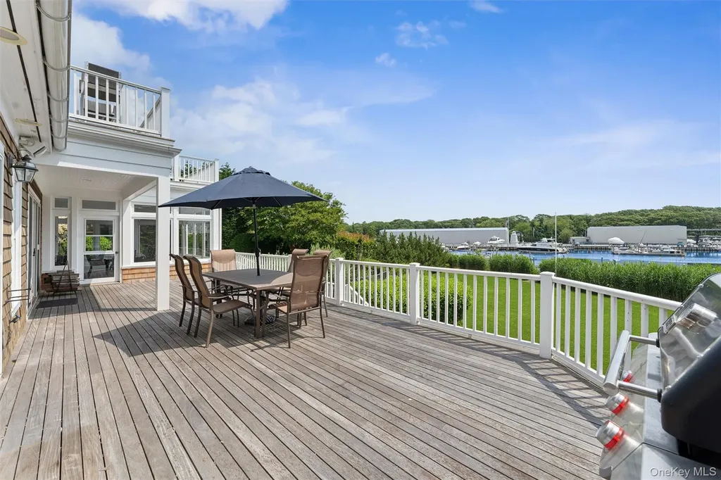 40 Overlook Drive Aquebogue NY 11931