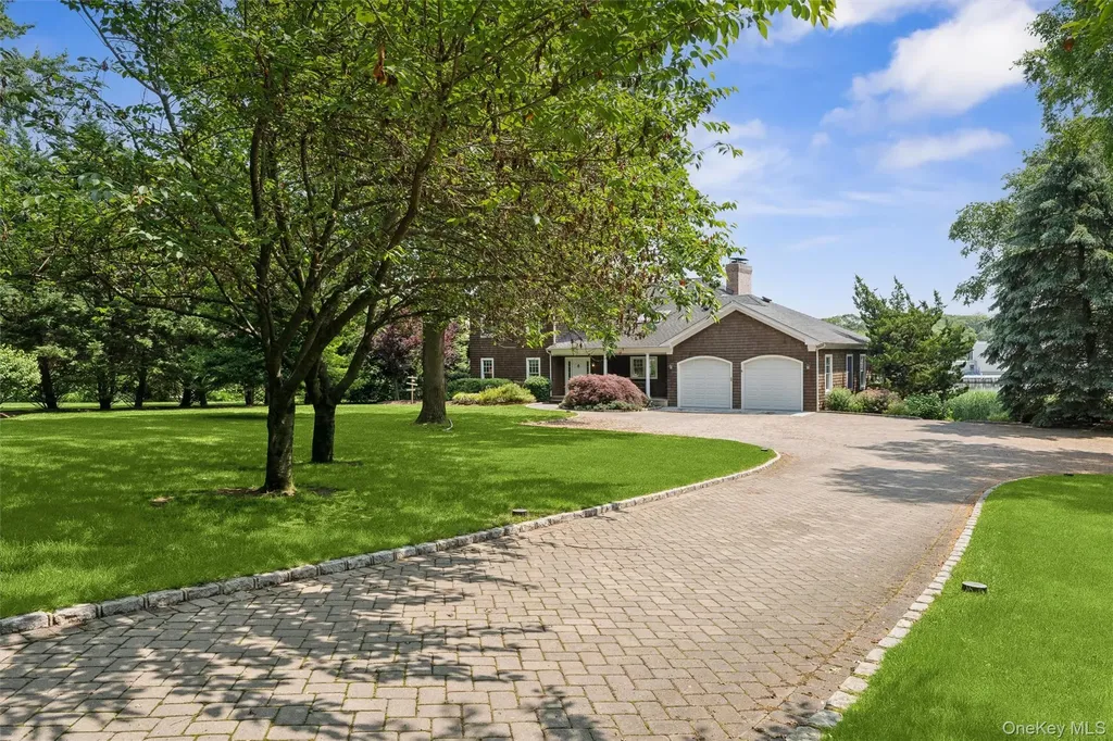 40 Overlook Drive Aquebogue NY 11931