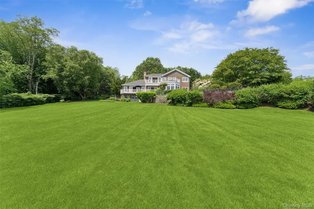 40 Overlook Drive Aquebogue NY 11931