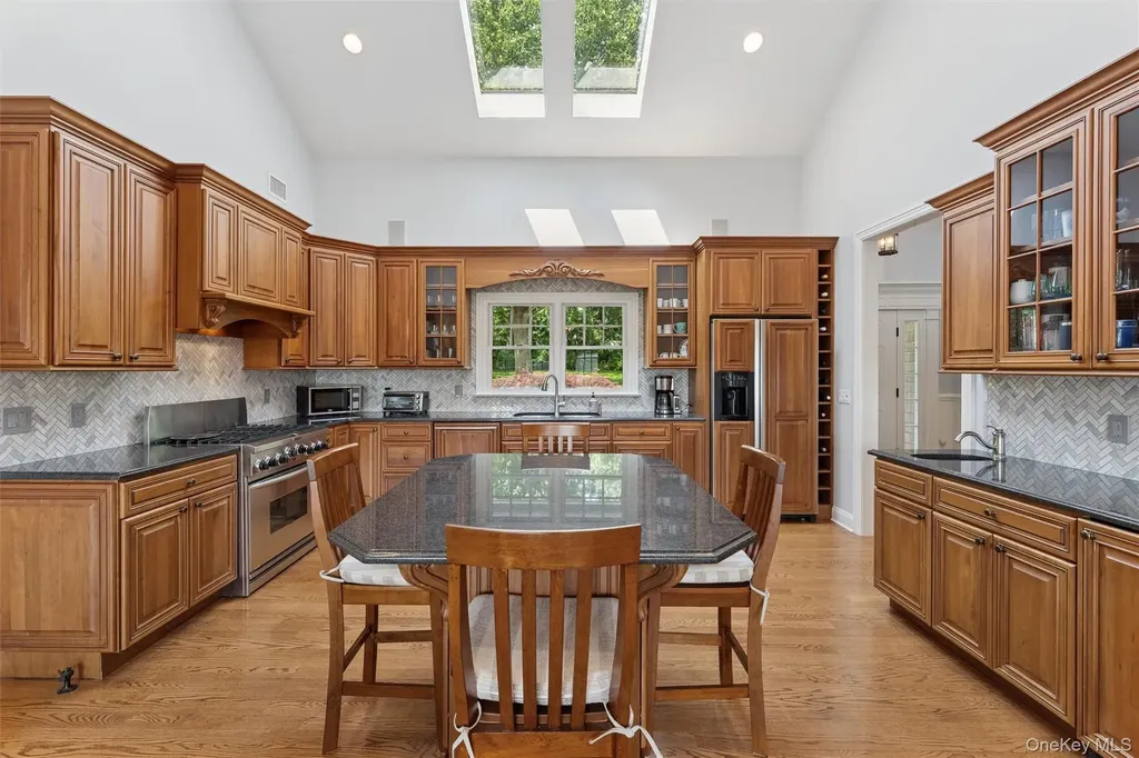 40 Overlook Drive Aquebogue NY 11931