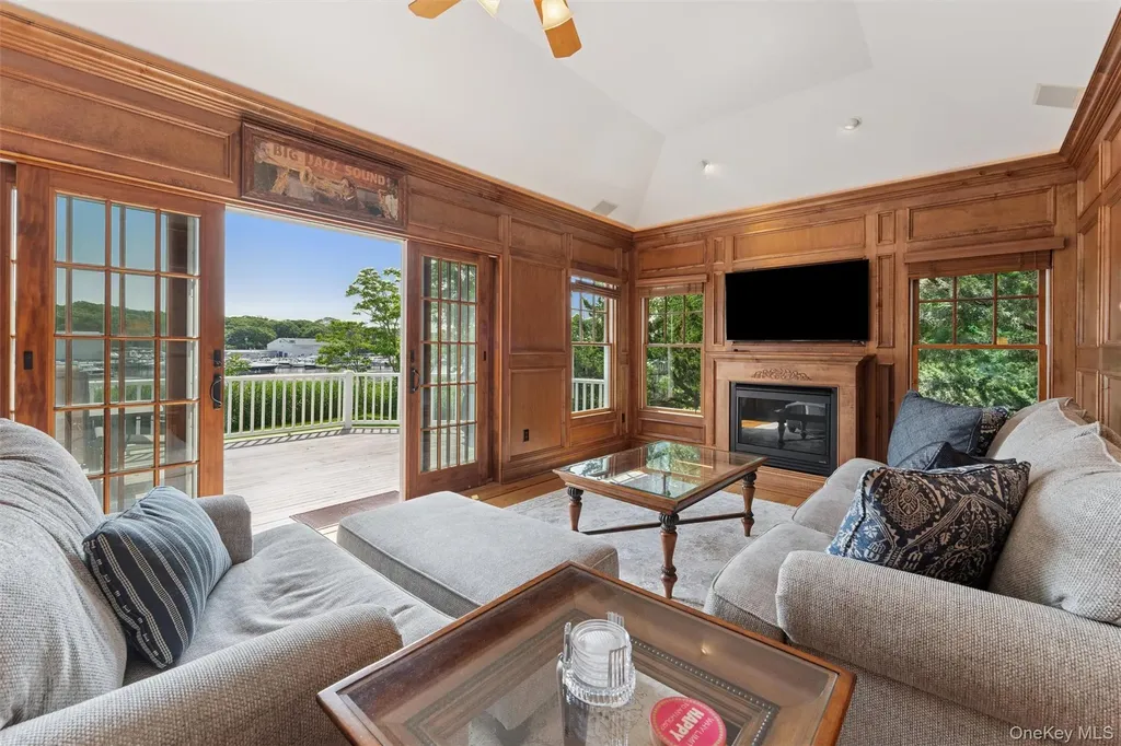 40 Overlook Drive Aquebogue NY 11931