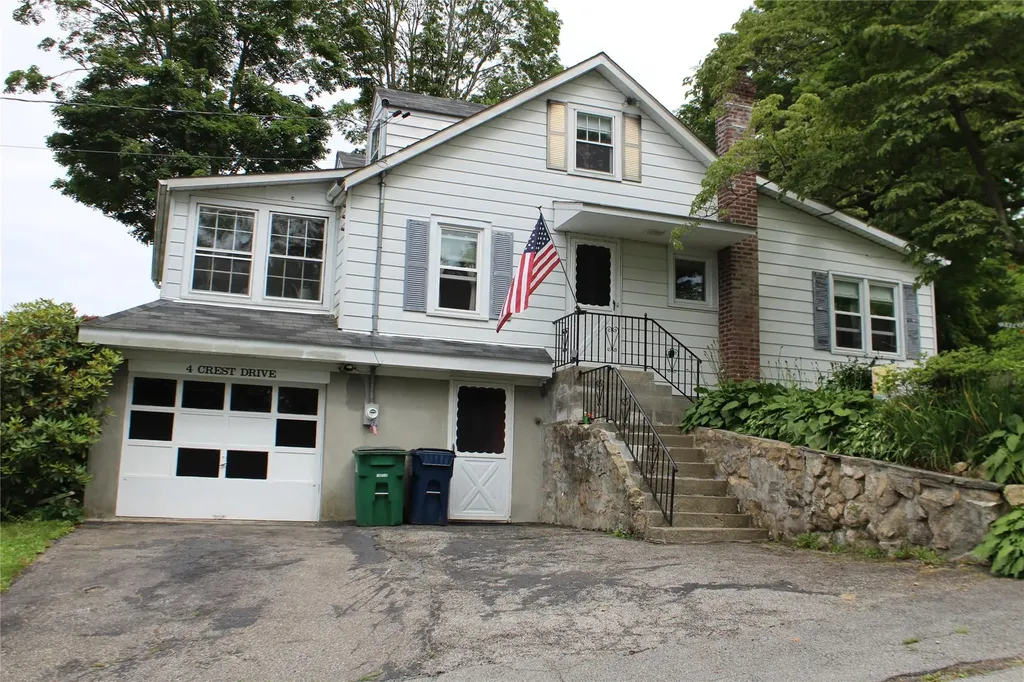 4 Crest Drive Mahopac NY 10541