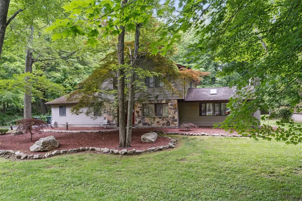 14 Lori Lane Chester NY 10918