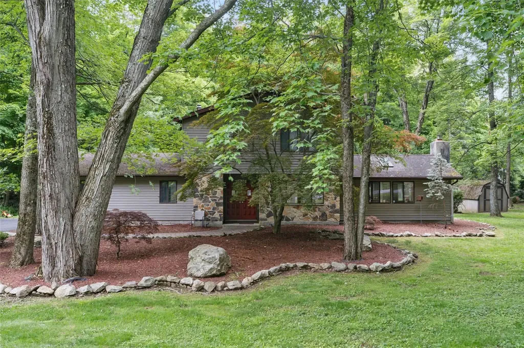 14 Lori Lane Chester NY 10918