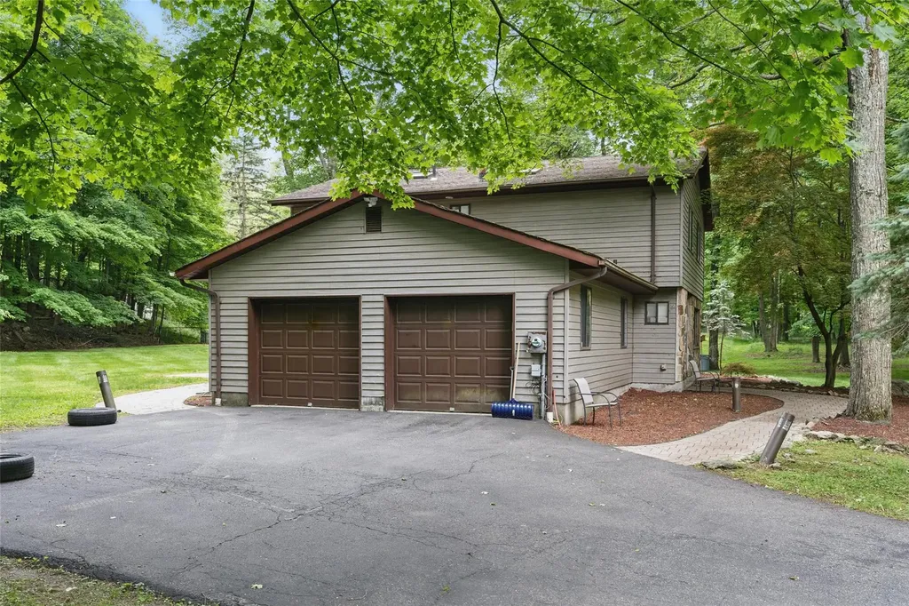 14 Lori Lane Chester NY 10918