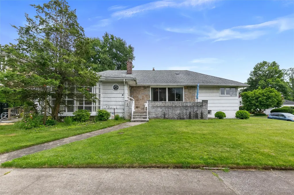 11 Webb Hill Road Great Neck NY 11020