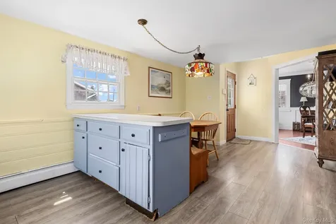 25 Meadow Lane Amityville NY 11701