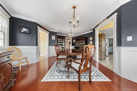 25 Meadow Lane Amityville NY 11701