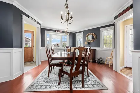 25 Meadow Lane Amityville NY 11701