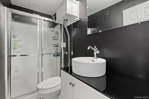 25 Meadow Lane Amityville NY 11701