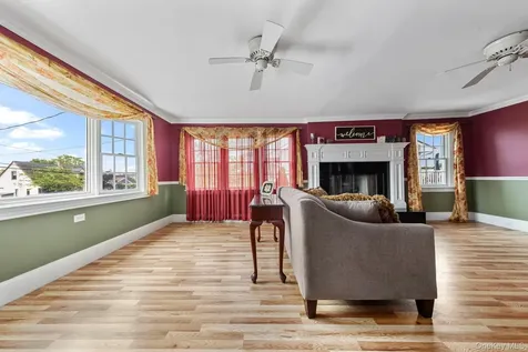 25 Meadow Lane Amityville NY 11701