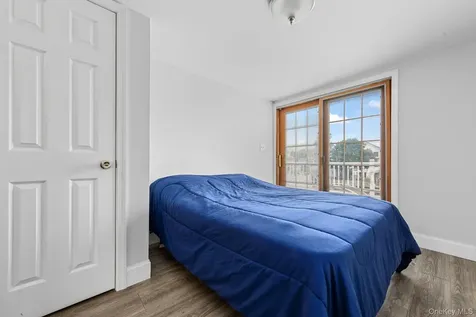 25 Meadow Lane Amityville NY 11701