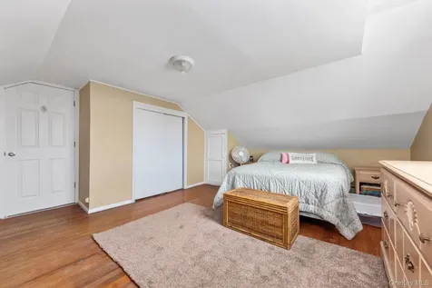 25 Meadow Lane Amityville NY 11701