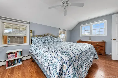 25 Meadow Lane Amityville NY 11701